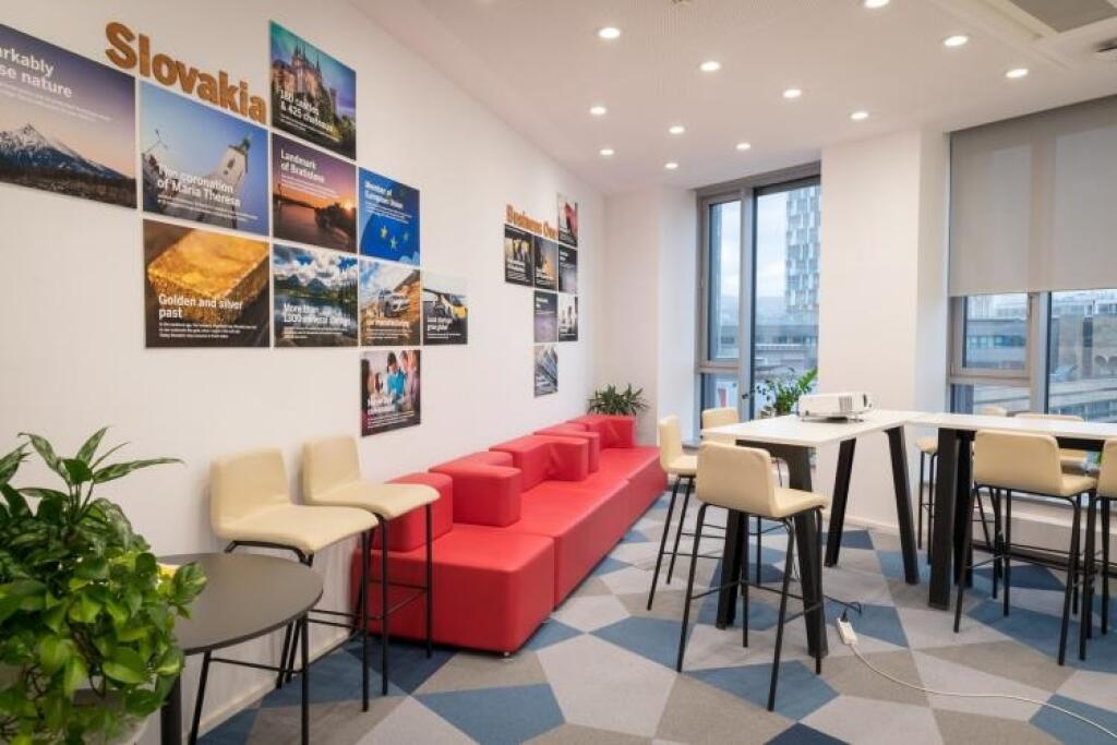 Open space už nestačí. Firmy lákajú zamestnancov na moderné kancelárie