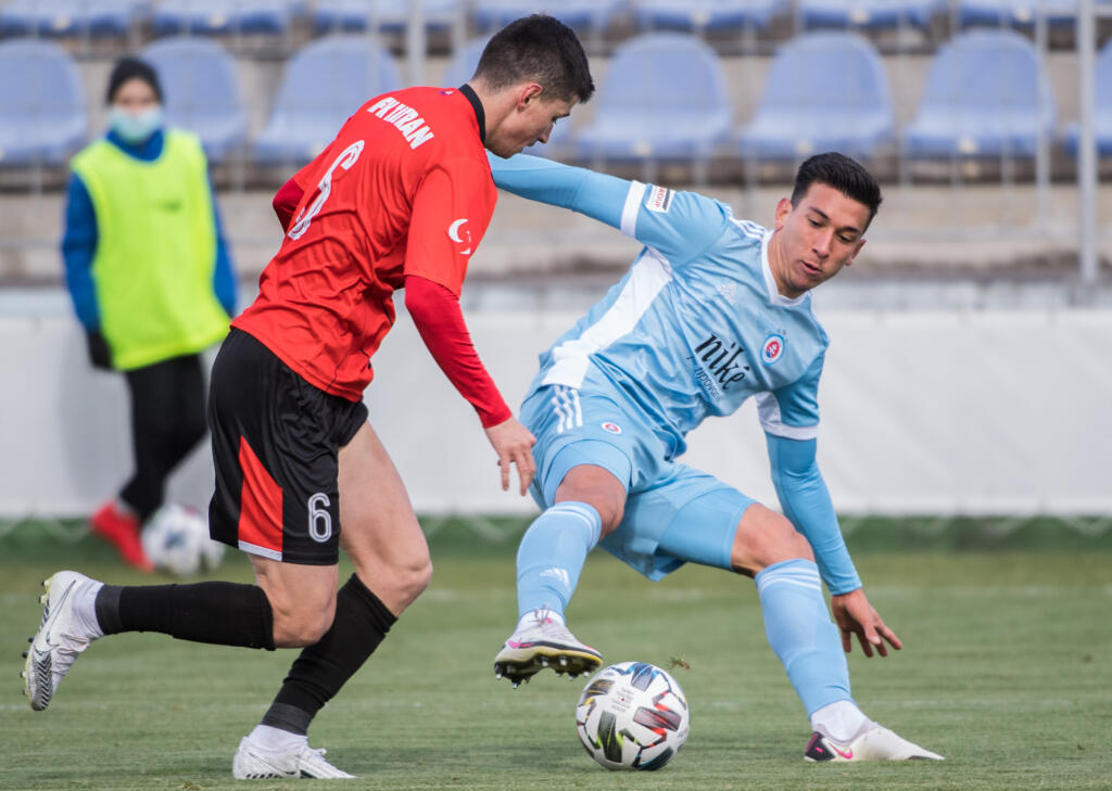 Slovan si v osemfinále tesne poradil s Liptovským Mikulášom. Teraz ho čaká bratislavské derby s Petržalkou.