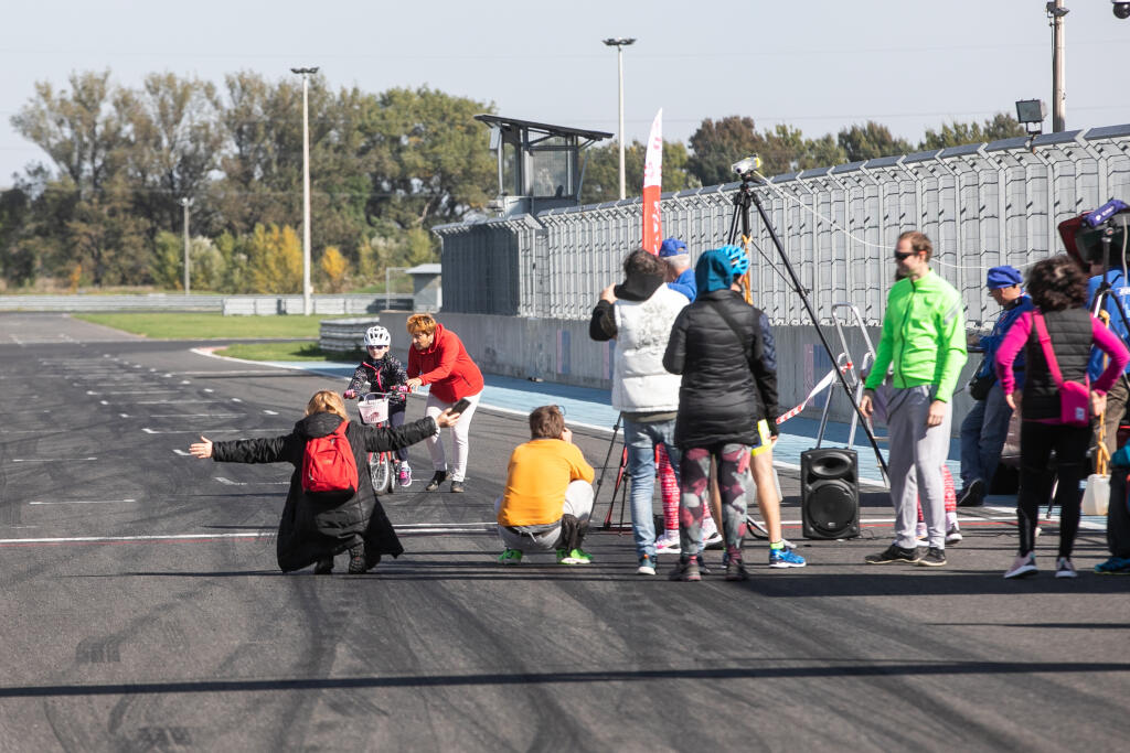 Na okruhu Slovakia Ring sa konal cyklistický šampionát organizácie Špeciálnych olympiád Slovensko, ktorá združuje deti a športovcov s intelektuálnym znevýhodnením.