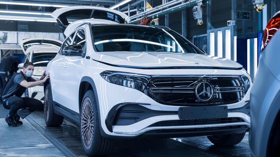 Daimler počíta pre nedostatok čipov s poklesom tržieb.