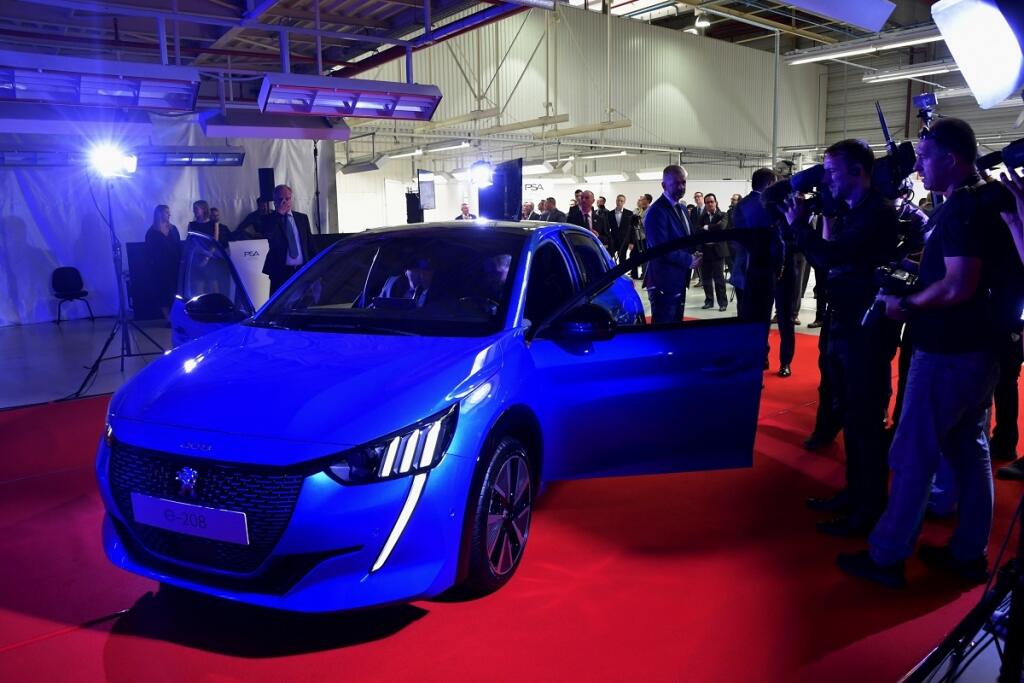 Nový model automobilu Peugeot 208 s elektrickým pohonom vyrobený v trnavskej automobilke Groupe PSA Slovakia