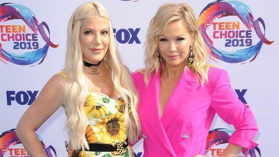 Tori Spelling, Jennie Garth