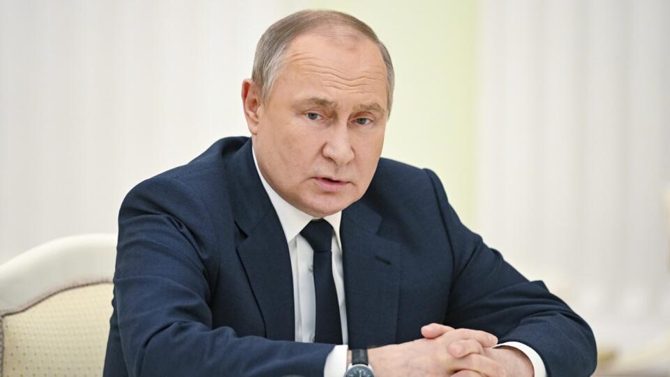 JB 35 Moskva - Ruský prezident Vladimir Putin sa rozpráva s generálnym tajomníkom OSN Antóniom Guterresom (nie je na snímke) počas ich stretnutia v Kremli v Moskve 26. apríla 2022. FOTO TASR/AP
Russian President Vladimir Putin speaks to U.N. Secretary-General Antonio Guterres during their meeting in the Kremlin, in Moscow, Russia, Tuesday, April 26, 2022. (Vladimir Astapkovich, Sputnik, Kremlin Pool Photo via AP)