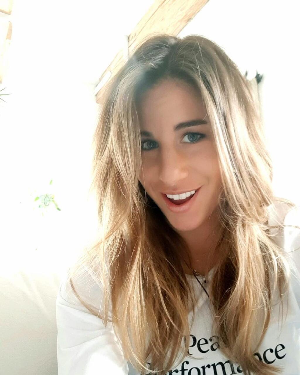 Česká lyžiarka Ester Ledecká sa na Instragrame pochválila na Instagrame takouto fotografiou. Treba uznať, že návšteva kaderníctva jej prospela, v rukách odborníka sa premenila na hotovú missku.