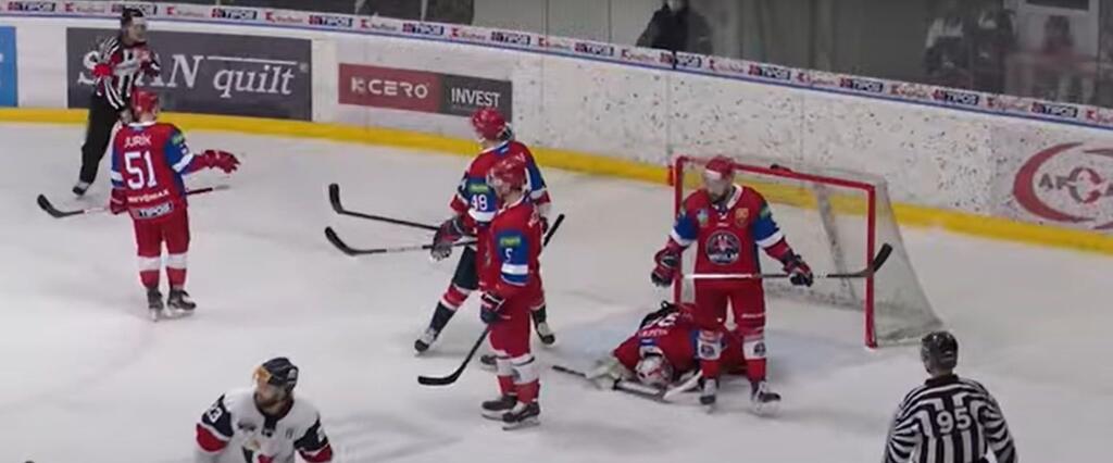 V prvom momente si Kozlov zdravotný problém nevšimol žiadny zo spoluhráčov.