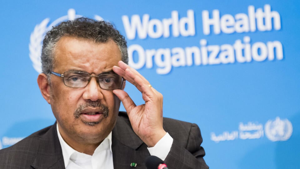 Generálny riaditeľ Svetovej zdravotníckej organizácie (WHO) Tedros Adhanom Ghebreyesus hovorí k novinárom v sídle WHO v Ženeve.