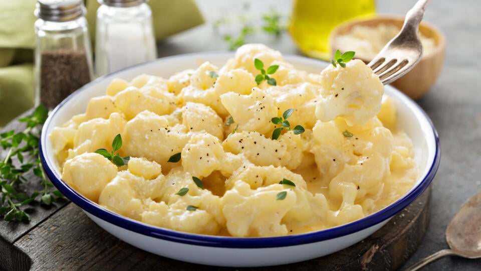 Cauliflower,With,Cheese,Sauce,,Vegetarian,Healthy,Dish