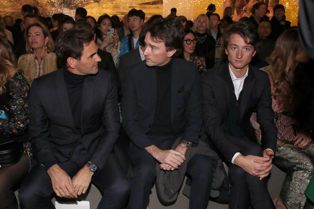 Federer v debate s dedičmi impéria Antoineom Arnaultom a Jeanom Arnaultom.