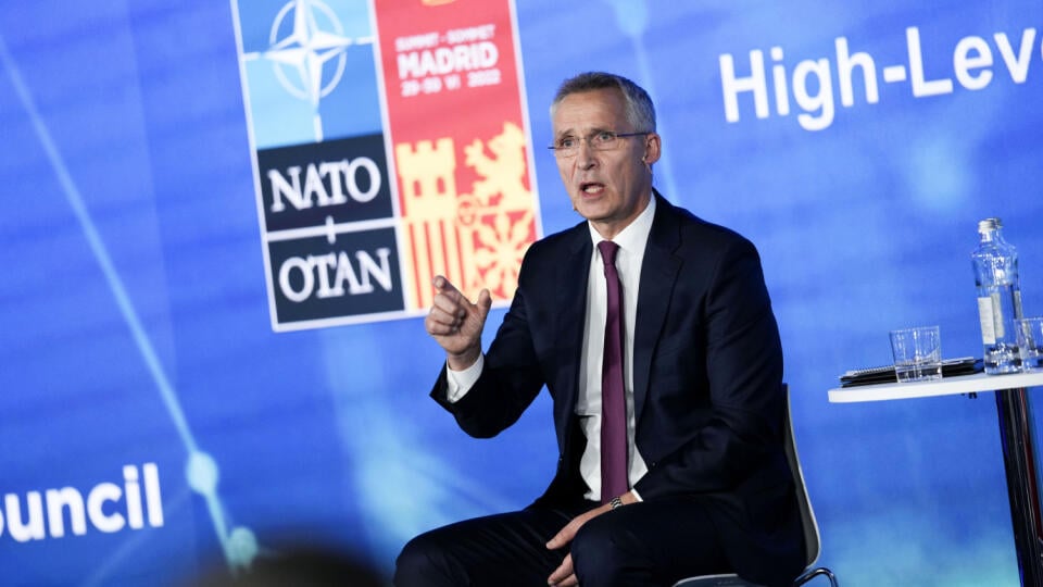 Na snímke generálny tajomník NATO Jens Stoltenberg sa prihovára počas summitu lídrov NATO v Madride 28. júna 2022. Lídri krajín NATO sa stretnú na summite, ktorý potrvá od 28. do 30. júna 2022. FOTO TASR/AP