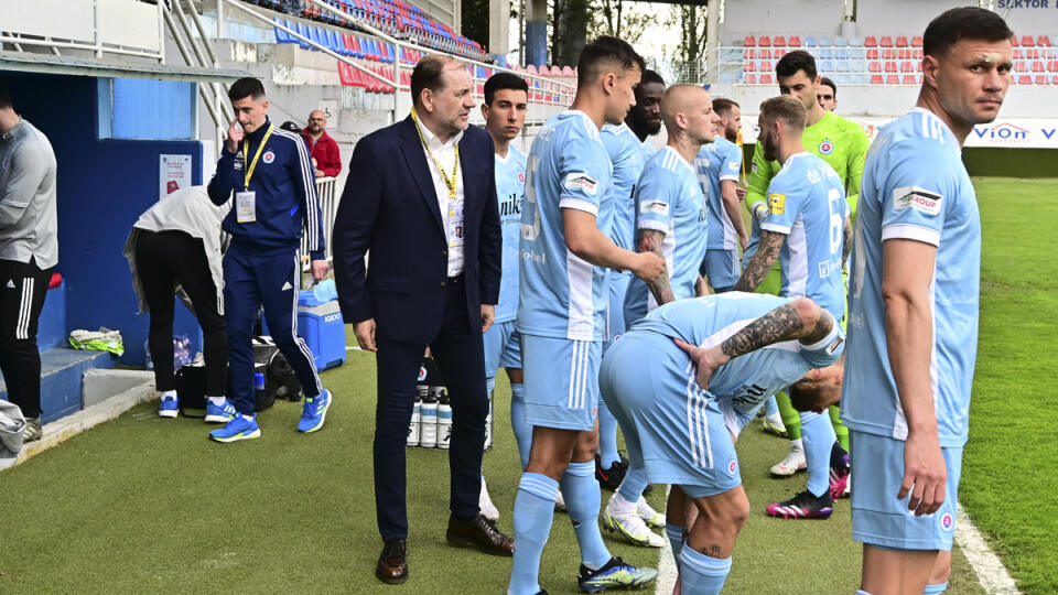 Tréner Vladimír Weiss st. hráčom ešte oslavy nepovolil. Na Slovan čaká cez týždeň finále Slovenského pohára.