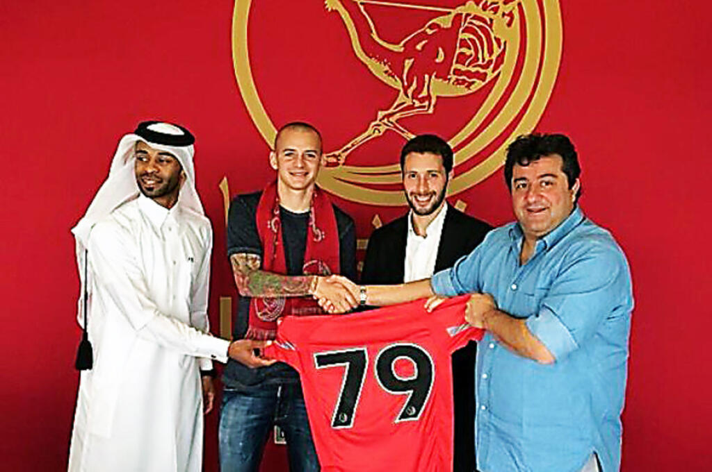 Mino Raiola (vpravo) vybavil Vladimírovi Weissovi (druhý zľava) pred rokmi aj prestup do Kataru