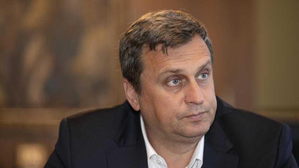 Predseda parlamentu Andrej Danko vo svojej kancelárii počas exkluzívneho rozhovoru pre Plus Jeden Deň.