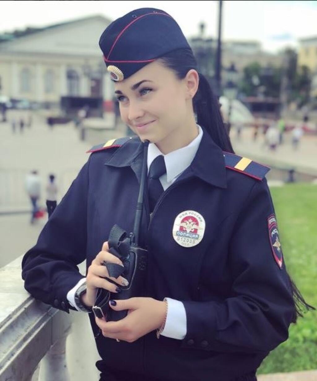 Sexi ruská policajtka Tatiana Zima sa stala hitom majstrovstiev.