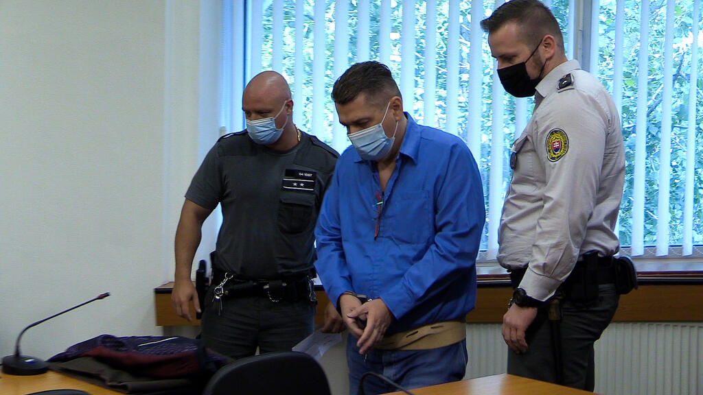 Ladislav Bašternák sa na súde 7. septembra 2021 priznal k trestnému činu. Je to už jeho druhý skutok, ku ktorému sa priznal. Prvýkrát bol odsúdený 14. marca 2019 na 5 rokov nepodmienčne.