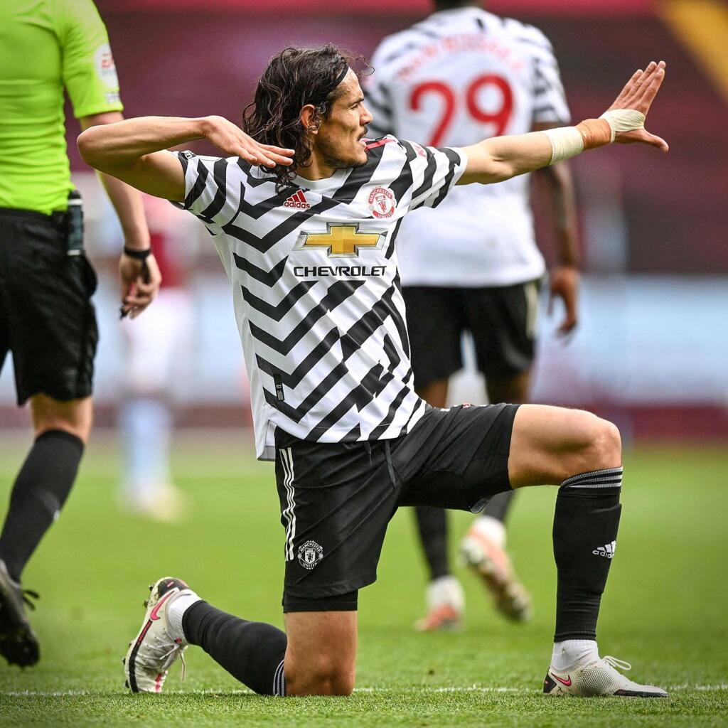 Edinson Cavani po strelení gólu