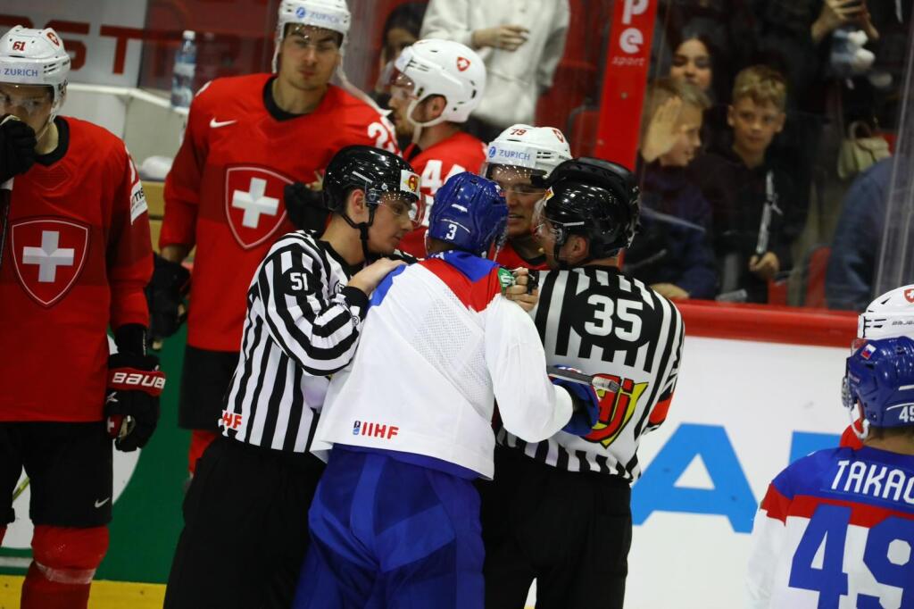 Slováci duel so Švajčiarskom nezvládli a pohoreli najmä na katastrofálnych presilovkách.