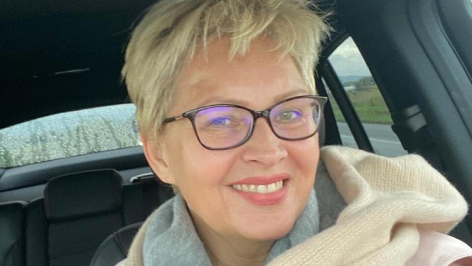 Adriane Kmotríkovej aj aktuálny imidž veľmi svedčí.