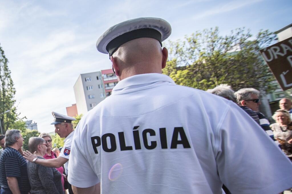 Manželka vysokého policajného šéfa je vo firme s mužom z mafiánskych zoznamov
