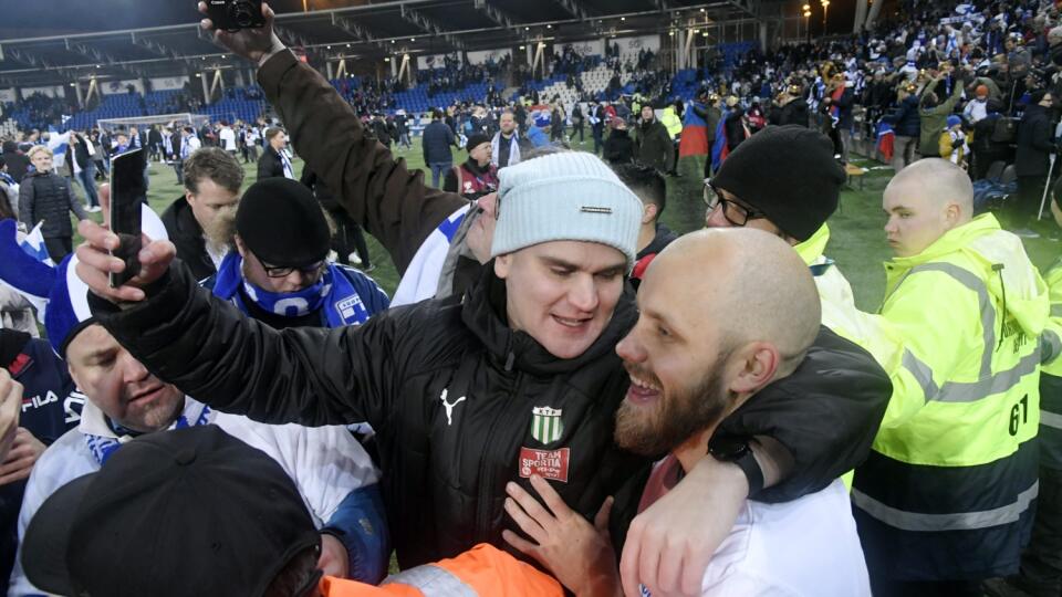 Futbalisti Fínska sa po prvý raz v histórii predstavia na majstrovstvách Európy.