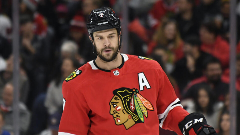 WA 25 archív Chicago - Na archívnej snímke zo 17. novembra 2019 obranca Chicaga Blackhawks Brent Seabrook počas zápasu zámorskej hokejovej NHL Chicago Blackhawks - Buffalo Sabres v Chicagu. Kanadský hokejový obranca Brent Seabrook ukončil vo veku 35 rokov hráčsku kariéru.V zbierke úspechov má aj zlato zo ZOH 2010 vo Vancouveri, triumfoval aj na MS hráčov do 18 aj 20 rokov. FOTO TASR/AP




FILE - Chicago Blackhawks defenseman Brent Seabrook plays against the Buffalo Sabres during the first perio