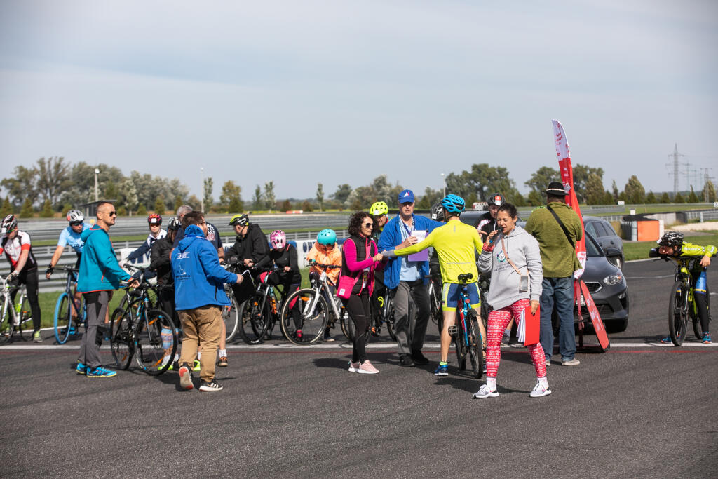 Na jedinom pretekárskom okruhu na Slovensku sa v stredu preháňali na cyklistickom šampionáte športovci Špeciálnych olympiád.