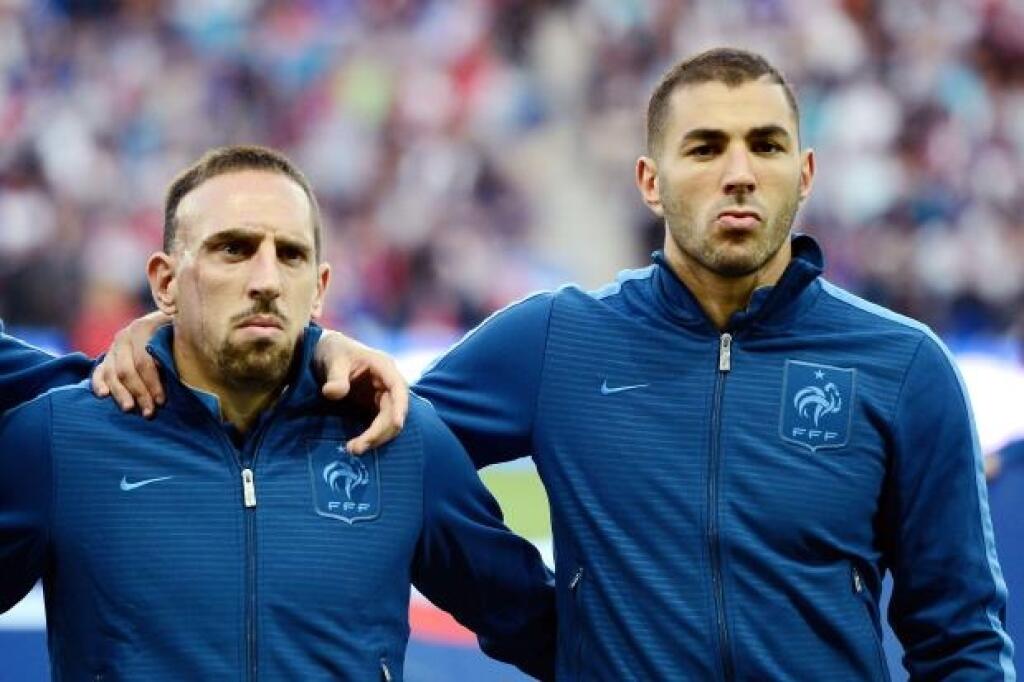 Benzema a Ribéry - Dve francúzske futbalové legendy boli zapletené do sexuálneho škandálu, keď sa objavili správy, že obaja mali sex s maloletou prostitútkou, Malo ísť iba o 16-ročnú Zahiou Dehar. Tá vraj bola Ribéryho narodeninovým darčekom, pričom ju v roku 2009 letecky previezli do Mníchova ako „darček“ k jeho 26. narodeninám.