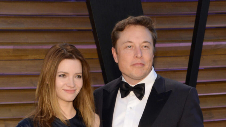 Americký miliardár Elon Musk a herečka Talulah Riley, účastníci testu, sa vzali, rozviedli, znovu vzali a zase rozišli.