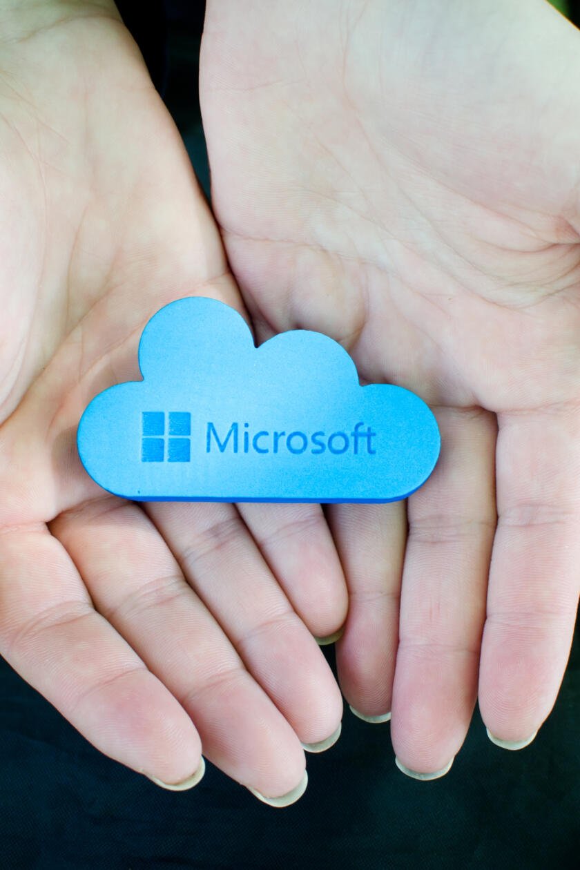 Kvartálny zisk Microsoftu vďaka záujmu o cloudové služby stúpol o 18 percent    