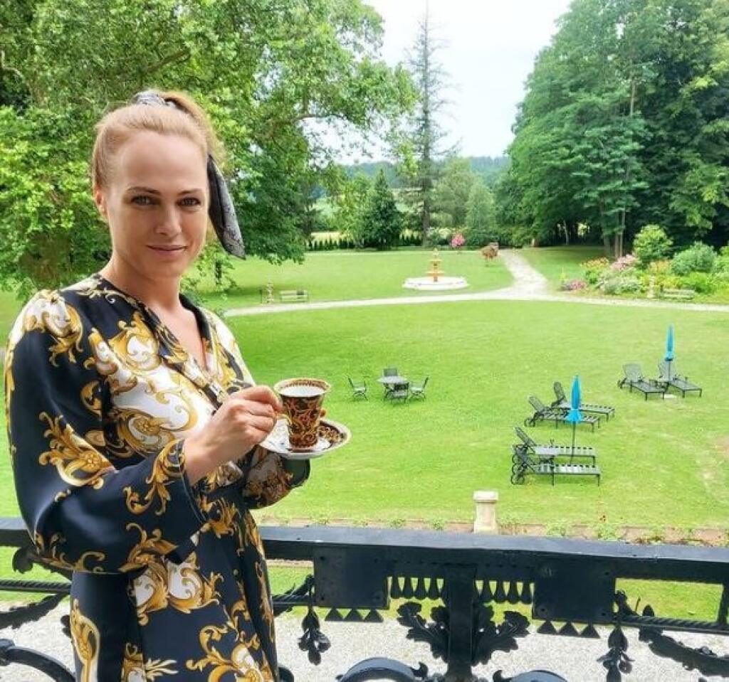 Adriana Poláková býva v luxusnom kaštieli.