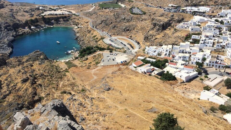 Lindos na ostrove Rodos je kúskom raja, tento rok však zrejme ostane bez návštevníkov z cudziny.