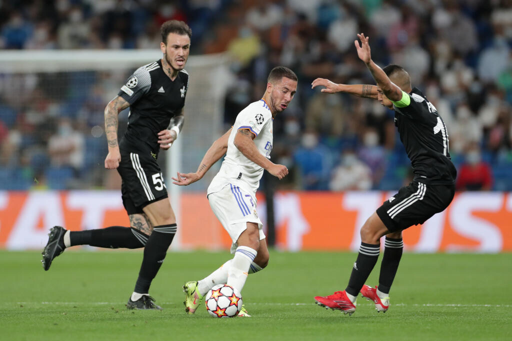 Šerif Tiraspol (v čiernom) zvíťazil na pôde Realu Madrid 2:1.