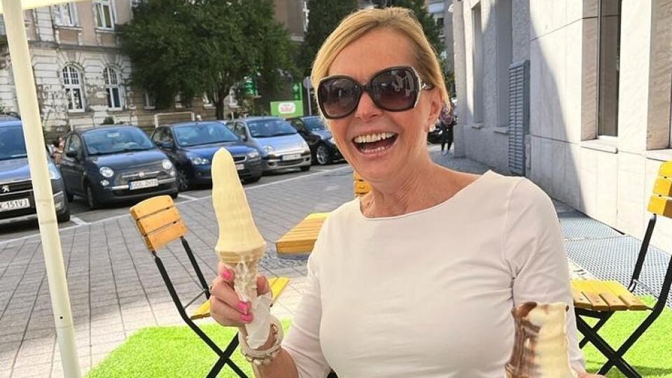 Helena Vondráčková na zmrzline v Opole.