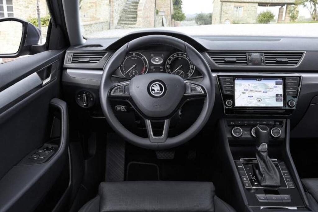 Test nová Škoda Superb 2,0 TDI: Služobný bestseller