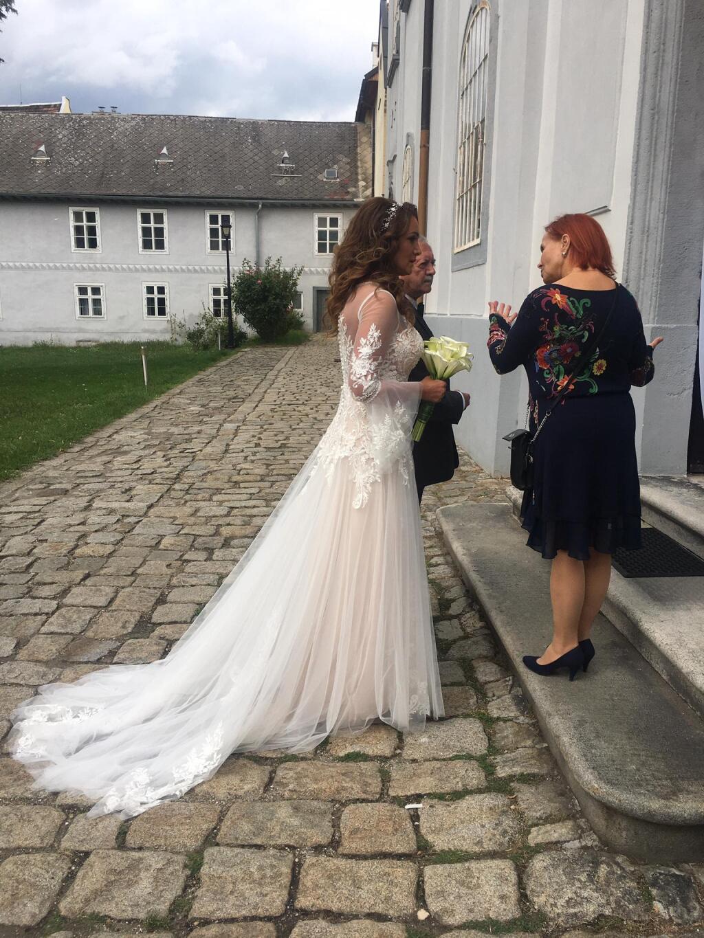 Nevesta Karin Majtánová.
