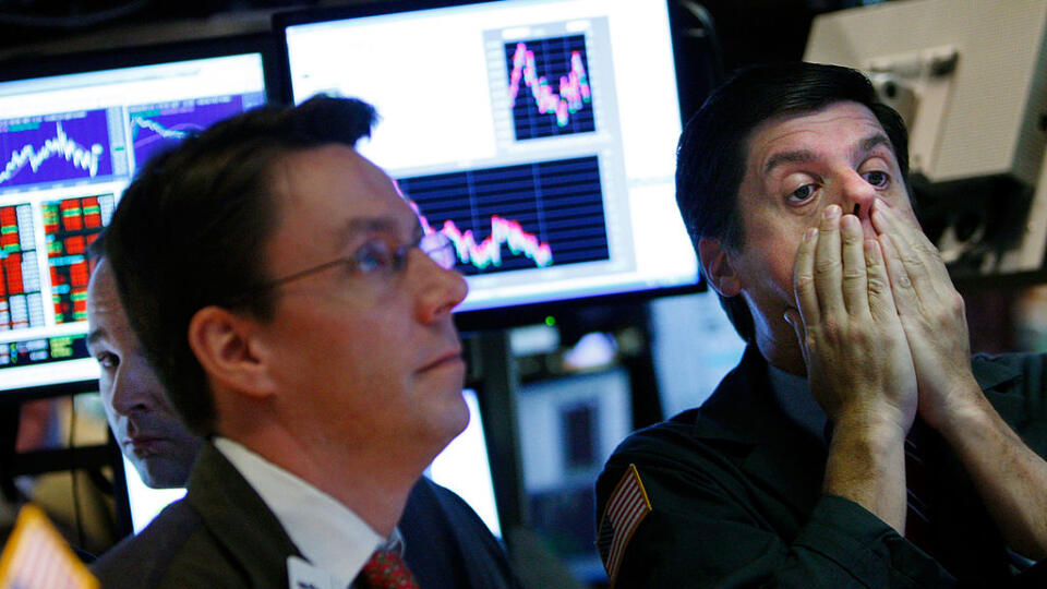 Dow Plunges Despite Fed Buyout Plan for Debt