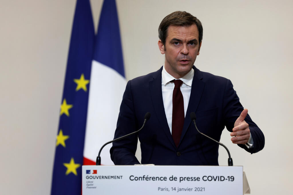 EBE 25 Paríž - Francúzsky minister zdravotníctva Olivier Veran na tlačovej konferencii k predĺženiu lockdownu v súvislosti s pandémiou nového koronavírusu zo zákazom vychádzania v celej krajine od 18.00 do 6.00 v Paríži 14. januára 2021. FOTO TASR/AP
French Health Minister Olivier Veran speaks during a press conference in Paris, Thursday, Jan. 14, 2021. Trying to fend off the need for a third nationwide lockdown that would further dent Europe's second-largest economy and endanger more jobs, Fran