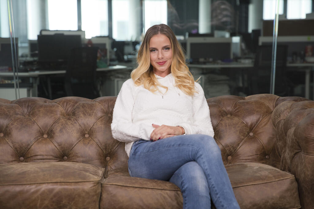 Nela Pociskova v studiu News and Media