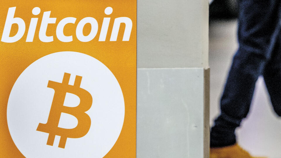 Feature
Bitcoin cryptocurrency ATM exchange, Schiphol Airport, The Netherlands - 20 Jun 2018, Image: 375576712, License: Rights-managed, Restrictions: , Model Release: no, Credit line: Profimedia, TEMP Rex Features