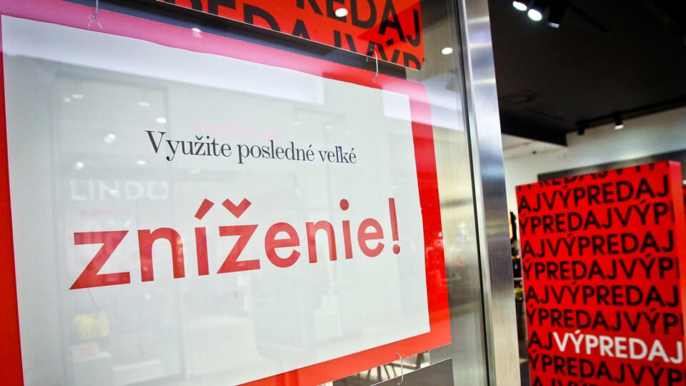 Nápisy typu Výpredaje, Zľava, Zadarmo na zákazníkov vždy zaberú.