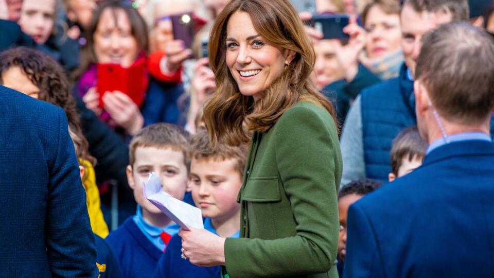 Kate Middleton nedbala ani na dodržiavanie bezpečnej vzdialenosti.