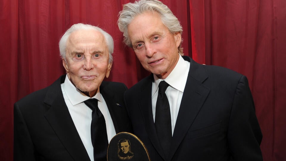Vo veku 103 rokov zomrel legendárny predstaviteľ rímskeho gladiátora Spartaka Kirk Douglas.