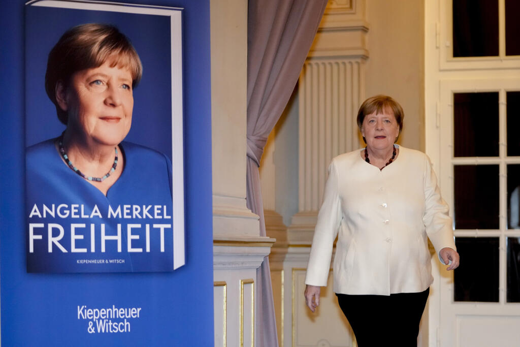 JB 14 Berlín - Bývalá nemecká spolková kancelárka Angela Merkelová prichádza na prezentáciu svojich pamätí s titulom: Sloboda: spomienky 1954 - 2021
v Berlíne 26. novembra 2024. FOTO TASR/AP

Former German Chancellor Angela Merkel arrives for the presentation of her memories in Berlin, Germany, Tuesday, Nov. 26, 2024. Book title reads 