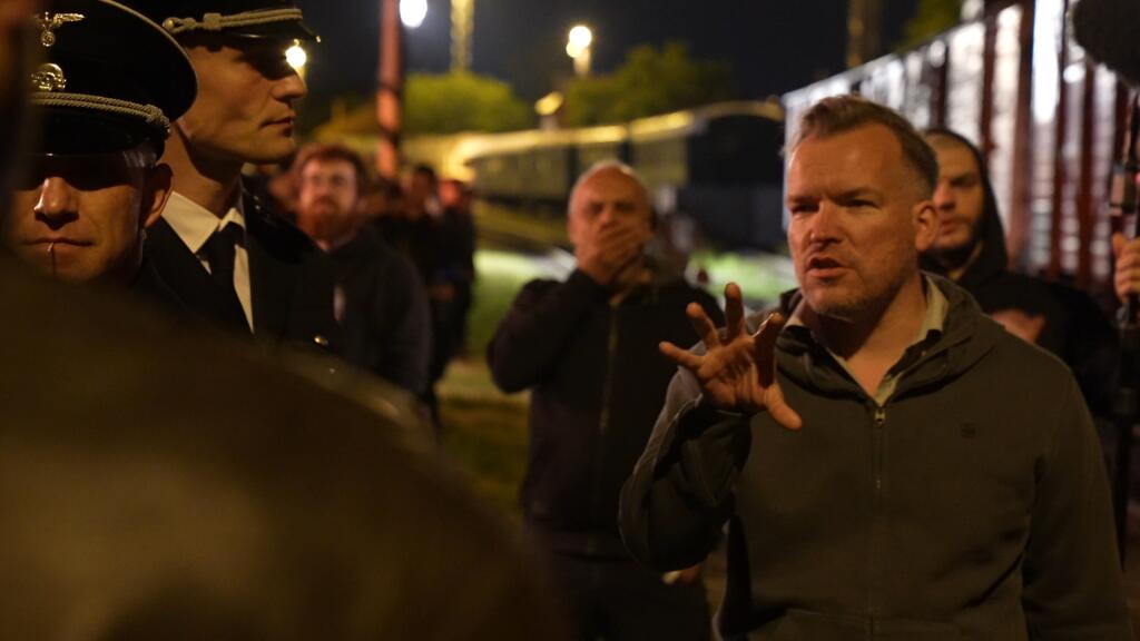 Mimoriadna epizóda s názvom Dunaj, k vašim službám: Príbeh, ktorý ožil ponúka exkluzívny pohľad do zákulisia jednej z najväčších televíznych produkcií uplynulých rokov.