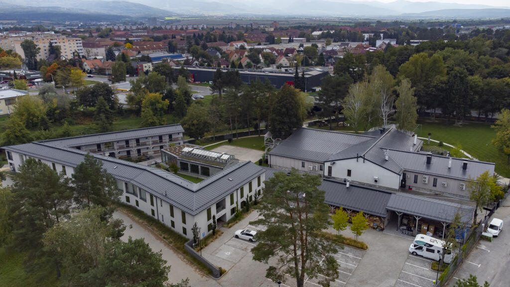 Reštaurácia a penzión bratov Kuckovcov z vtáčej perspektívy.