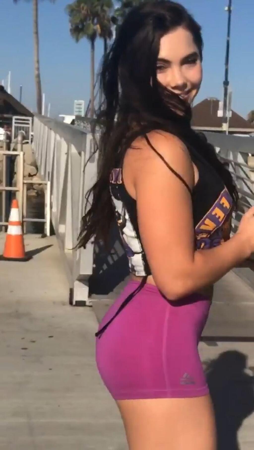 Sexi McKayla Maroney sa opäť vyz'vyvo prezentuje na sociálnych sieťach.