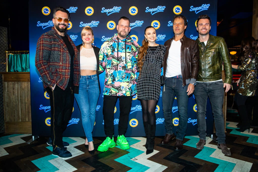 SuperStar párty v jednom z bratislavských podnikov. Na snímke Marián Čekovský, Patricie Pagáčová, Pepe Majeský, Monika Bagárová, Pavol Habera a Leoš Mareš.