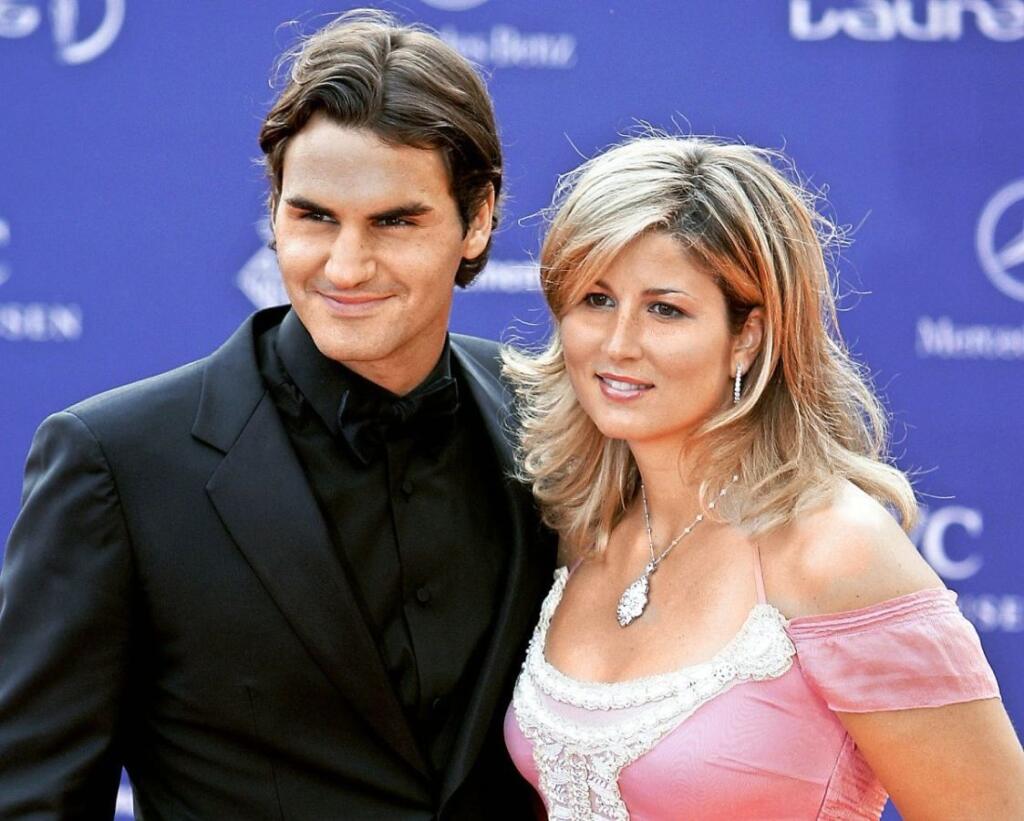 Mirka sa pre Rogera doslova obetovala. Stála pri ňom v každej chvíli, bola jeho manažérkou a vždy ho podporovala. Federer už neraz priznal, že nebyť jej, na dvorcoch by už dávno nebehal. Na svoju manželku s deťmi nezabudol ani v ďakovnom liste, ktorý zverejnil pri oznámení o konci bohatej kariéry.