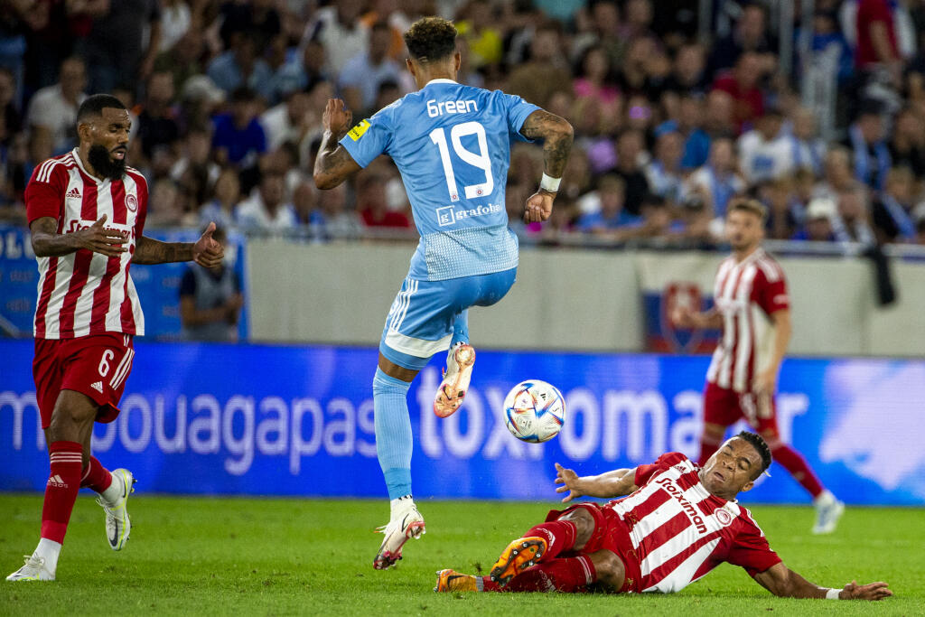 Na Tehelnom poli sa stretol v 3. kole kvalifikácie európskej ligy ŠK Slovan Bratislava a Olympiacos FC. Na snímke je André Green.
