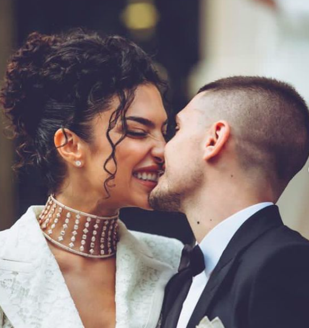 Hviezdny taliansky reprezentant Marco Verratti (28) si po dvoch rokoch vzťahu zobral za ženu sexi modelku Jessicu Aidiovú (29).