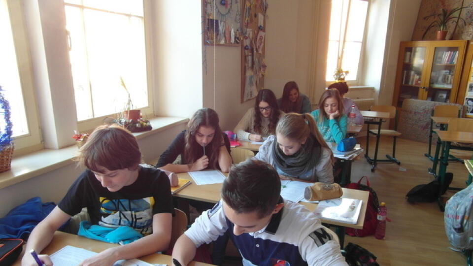 Deviataci po celom Slovensku testujú svoje vedomosti z matematiky a slovenčiny.